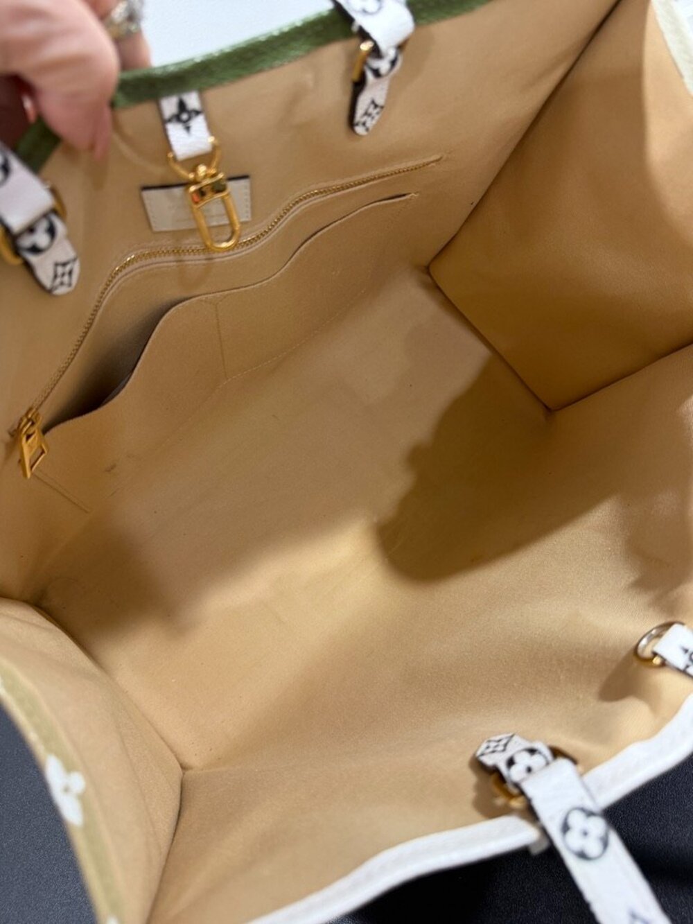 Louis Vuitton On The Go GM Khaki/Beige/White (JB1500) - Picture 5 of 16
